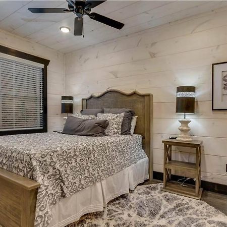 Blue Moon Ridge: Brand New Cabin! 5 Bedrooms, Pool/Hot Tub, Theatre Pigeon Forge Ngoại thất bức ảnh