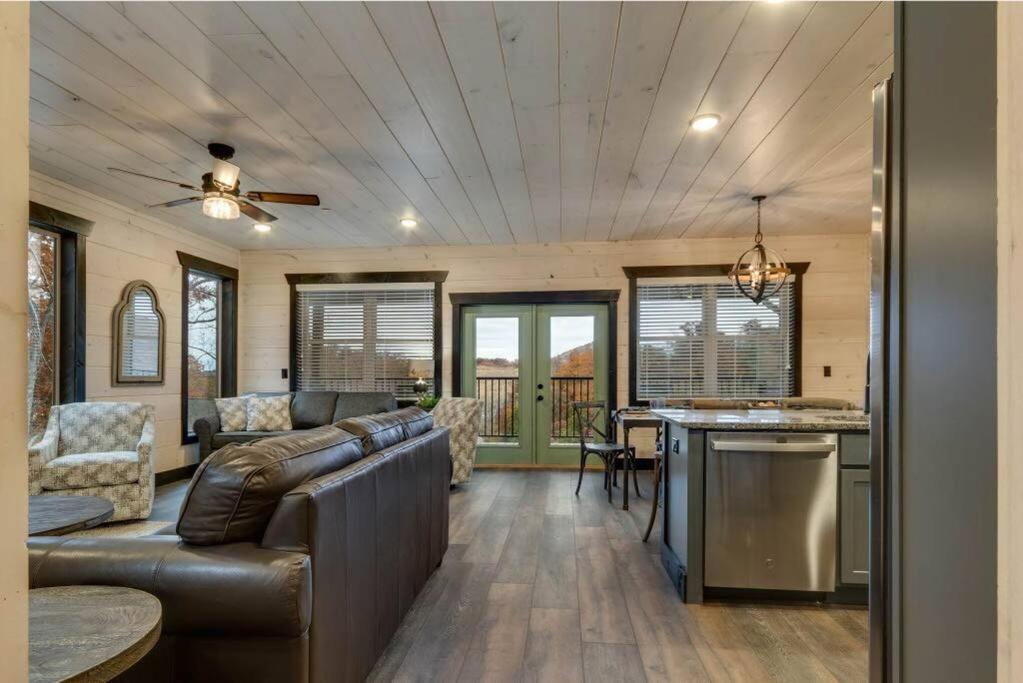 Blue Moon Ridge: Brand New Cabin! 5 Bedrooms, Pool/Hot Tub, Theatre Pigeon Forge Ngoại thất bức ảnh