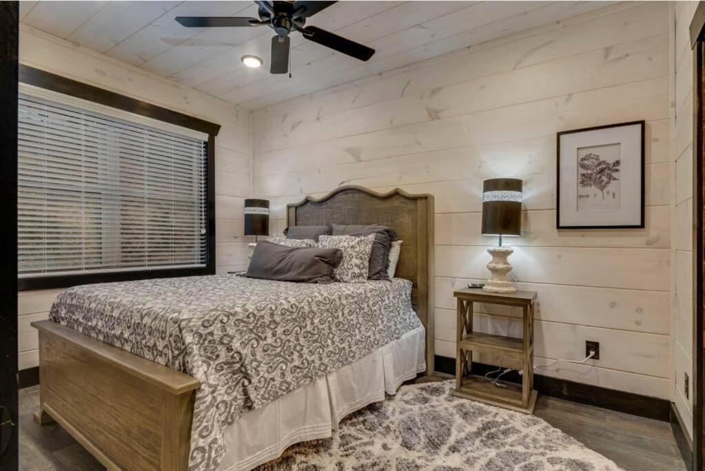Blue Moon Ridge: Brand New Cabin! 5 Bedrooms, Pool/Hot Tub, Theatre Pigeon Forge Ngoại thất bức ảnh