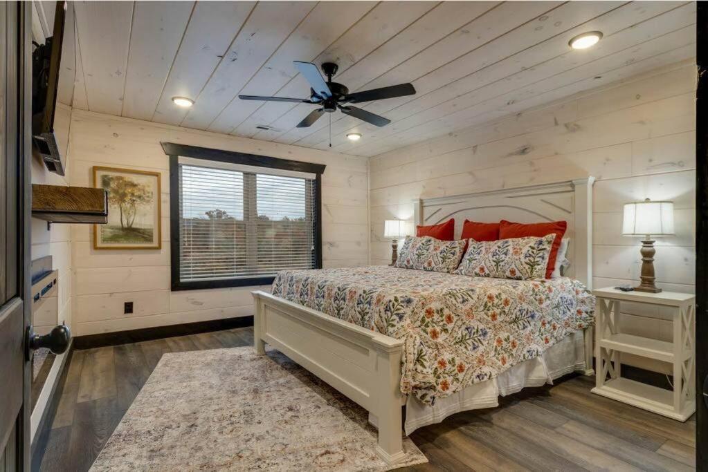 Blue Moon Ridge: Brand New Cabin! 5 Bedrooms, Pool/Hot Tub, Theatre Pigeon Forge Ngoại thất bức ảnh