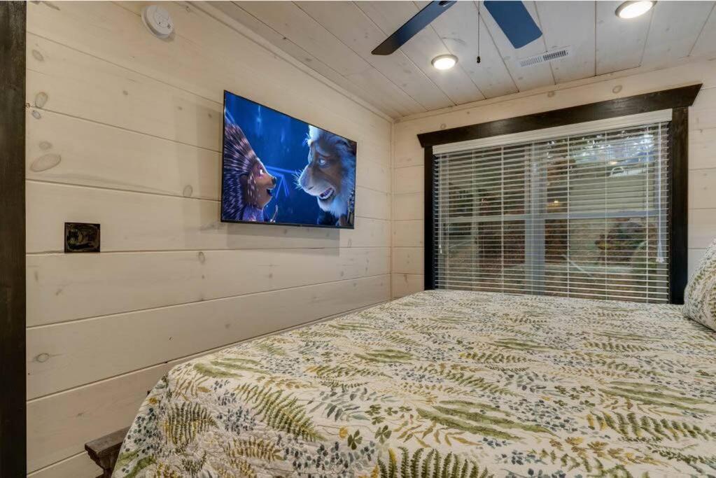 Blue Moon Ridge: Brand New Cabin! 5 Bedrooms, Pool/Hot Tub, Theatre Pigeon Forge Ngoại thất bức ảnh