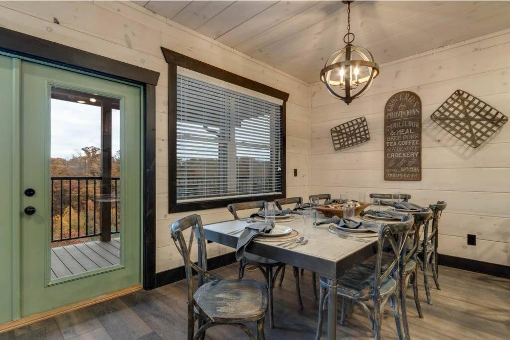 Blue Moon Ridge: Brand New Cabin! 5 Bedrooms, Pool/Hot Tub, Theatre Pigeon Forge Ngoại thất bức ảnh